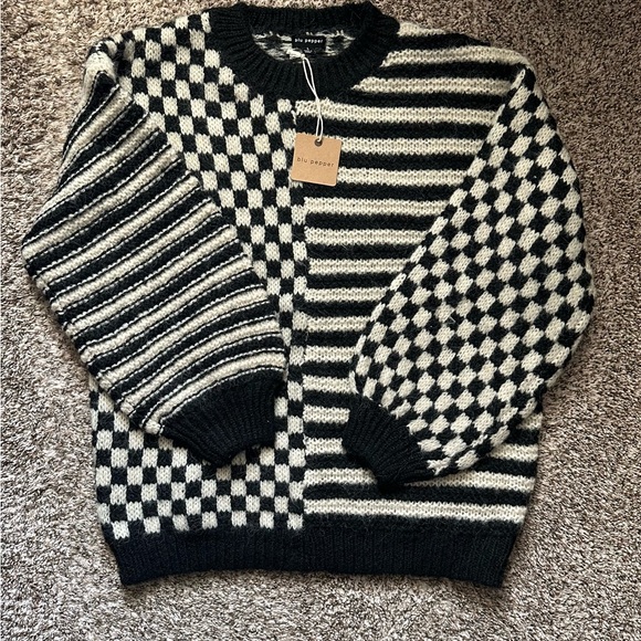 NWT black/cream mixed pattern sweater - Picture 1 of 2